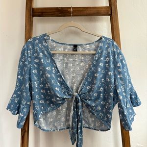 Women’s Cropped Windsor Top